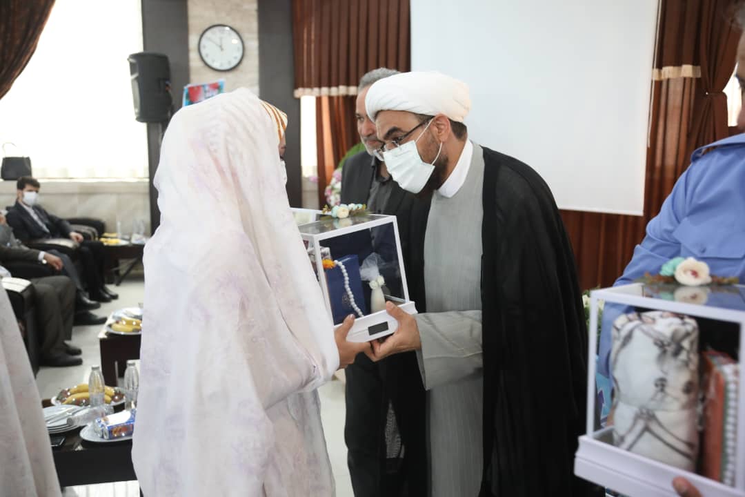 با حضور رئیس مرکز ارتباطات مردمی ریاست‌جمهوری 500 عروس و داماد مشهدی بدرقه‌ خانه بخت شدند